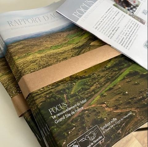 Brochure agrafée