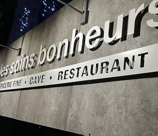 Découpe de lettrage dibond pour enseigne à sauve gard