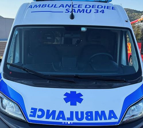 Décor adhésif pub vehicule ambulance dédiée Occitanie